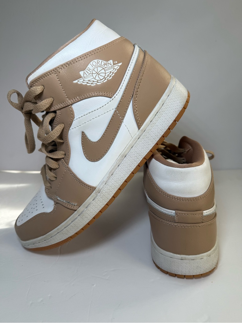 Nike Jordan 1 Mid- Men’s 8 (fits around Women’s 9.5)- 554724-271 -White / Beige